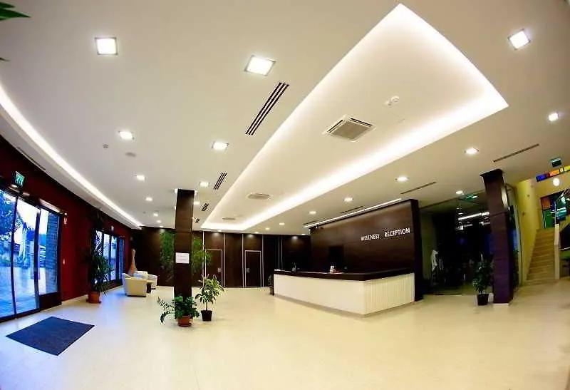 布达佩斯机场斯塔西奥高级健康及会议中心酒店 韦切什